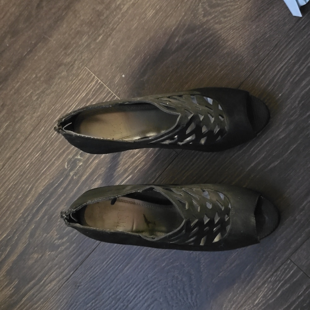 Havana IMPO black heels. Size 8.5